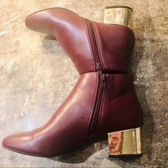 Andrew Marc Haydeng Ankle Booties - Picture 6 of 8